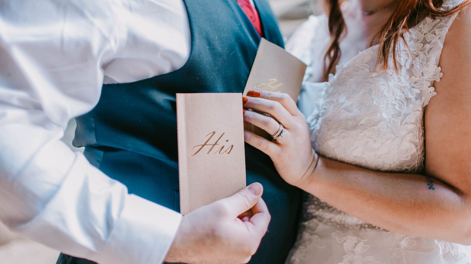 Votos de casamento: como escrever os seus (com exemplos e estrutura)